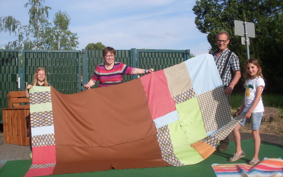 Für Marburgs größte Picknickdecke genäht