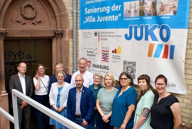 Hessens Justizstaatssekretärin macht bei JUKO Marburg e.V. Halt